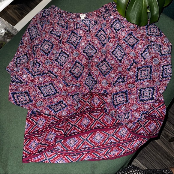 GAP Tops - GAP Geometric Patterned Blouse in Red and Blue